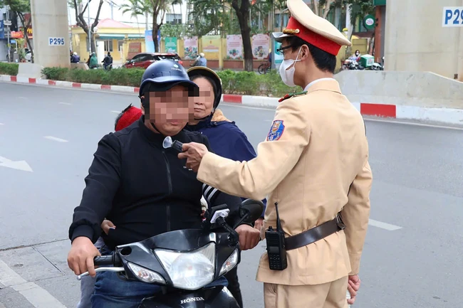Xử l&yacute; gần 38.000 trường hợp vi phạm giao th&ocirc;ng trong 6 ng&agrave;y nghỉ Tết, tai nạn giảm mạnh- Ảnh 1.