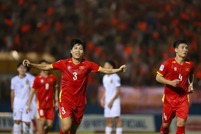 Thắng hủy diệt L&agrave;o, tuyển Việt Nam khởi đầu như mơ tại v&ograve;ng loại Asian Cup - Ảnh 1.