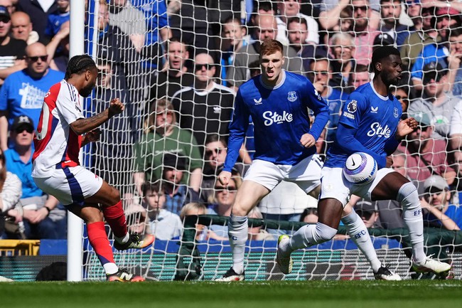 Ngoại hạng Anh: Bị Everton cầm ch&acirc;n, Arsenal xa dần giấc mơ v&ocirc; địch- Ảnh 1.