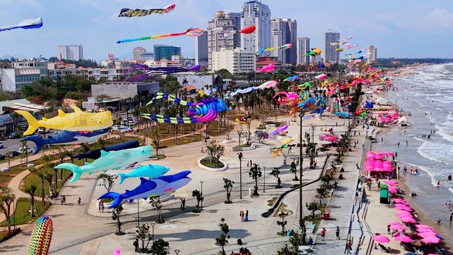 Rực rỡ lễ hội 1/5 ở Vũng Tàu với hàng trăm cánh diều đủ màu sắc và thuyền buồm- Ảnh 4.