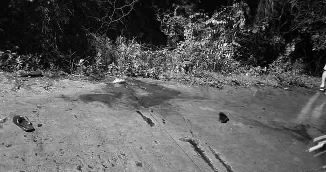 M&acirc;u thuẫn c&aacute; nh&acirc;n, thiếu ni&ecirc;n 14 tuổi d&ugrave;ng dao đ&acirc;m bạn c&ugrave;ng phố tử vong- Ảnh 1.