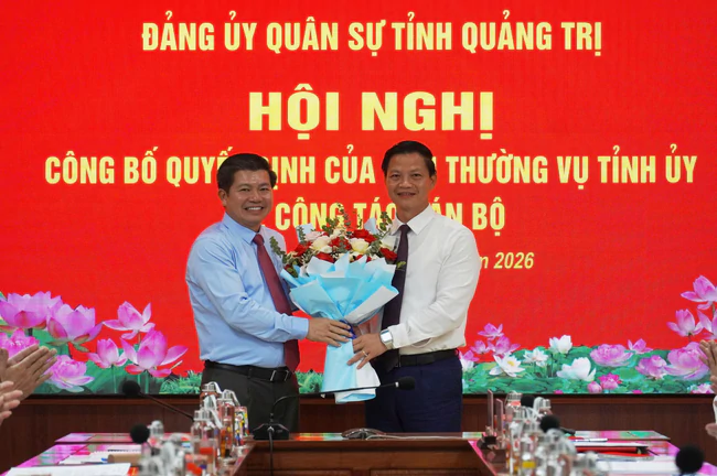 Bí thư Tỉnh ủy Vương Quốc Tuấn giữ chức Bí thư Đảng ủy Quân sự tỉnh Quảng Trị- Ảnh 1.