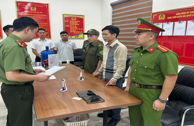 Tạo điều kiện cho doanh nghiệp miễn, giảm ph&iacute; BOT, ba nh&acirc;n vi&ecirc;n trạm thu ph&iacute; QL 1A bị khởi tố - Ảnh 1.