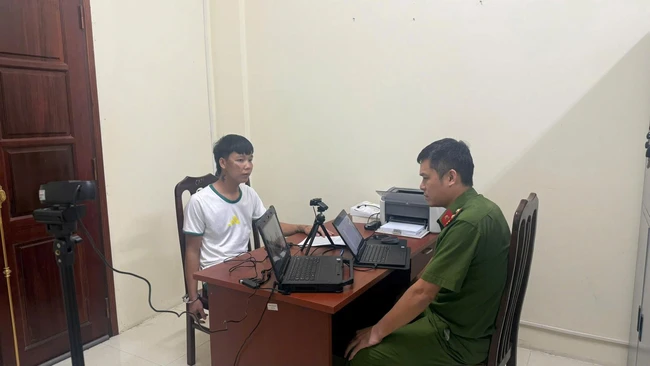 Ph&uacute; Thọ: Bắt hai thanh ni&ecirc;n dương t&iacute;nh heroin t&ocirc;ng CSGT khi bị kiểm tra - Ảnh 2.