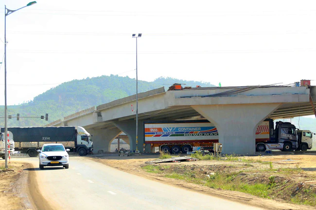 Thi c&ocirc;ng 3 ca, n&uacute;t giao QL14B với cao tốc Đ&agrave; Nẵng - Quảng Ng&atilde;i đ&atilde; đạt nửa chặng đường - Ảnh 9.