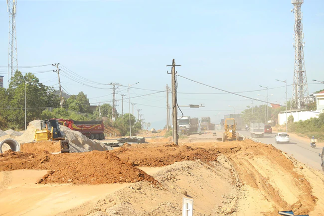 Thi c&ocirc;ng 3 ca, n&uacute;t giao QL14B với cao tốc Đ&agrave; Nẵng - Quảng Ng&atilde;i đ&atilde; đạt nửa chặng đường - Ảnh 13.