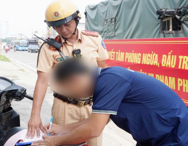 Một ngày, CSGT phát hiện 277 trường hợp vi phạm trên QL1 qua Đồng Nai, phạt gần 1 tỷ đồng- Ảnh 2.