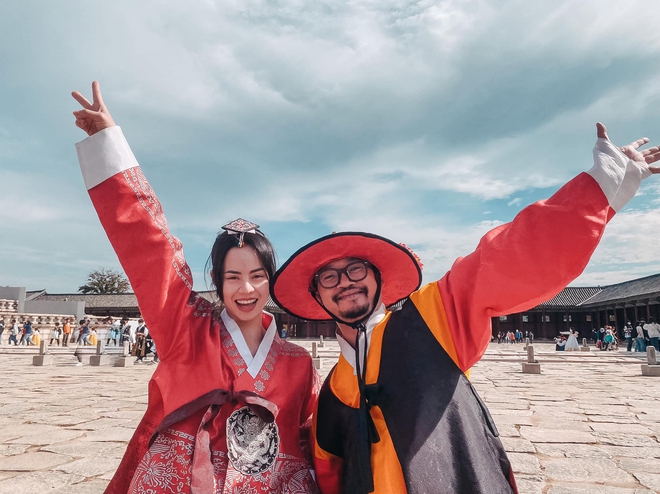 Rapper H&agrave; L&ecirc; kể chuyện cầu h&ocirc;n vợ k&eacute;m 13 tuổi ở... nh&agrave; vệ sinh- Ảnh 4.