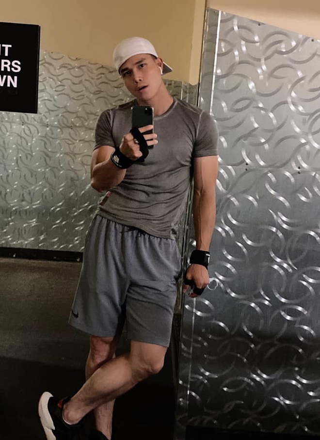 Nam vương Tiến Đo&agrave;n đ&aacute;p trả tin đồn c&oacute; đại gia bao nu&ocirc;i, cho tiền sang Mỹ dạy l&aacute;i m&aacute;y bay- Ảnh 6.