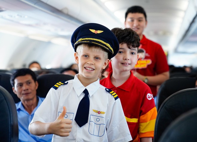 Vietjet chắp c&aacute;nh giấc mơ bay cho c&aacute;c phi c&ocirc;ng, tiếp vi&ecirc;n "nh&iacute;" nh&acirc;n 1/6
- Ảnh 4.