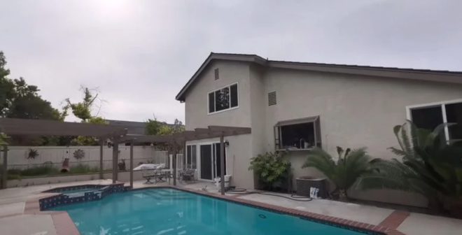 Lộ danh tính đại gia ngầm đứng sau danh hài Thúy Nga - Ảnh 4. Lộ danh tính đại gia ngầm đứng sau danh hài Thúy Nga - Ảnh 4.