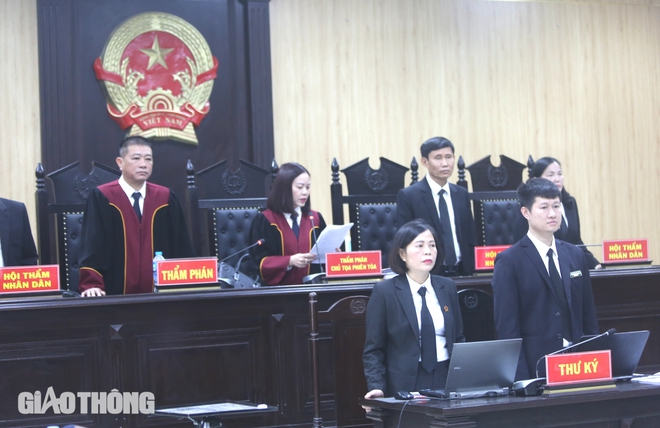 Tuy&ecirc;n &aacute;n cựu B&iacute; thư tỉnh ủy Thanh H&oacute;a Trịnh Văn Chiến c&ugrave;ng đồng phạm- Ảnh 2.