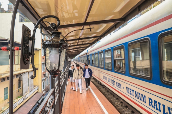 Ga Long Bi&ecirc;n, H&agrave; Nội trang ho&agrave;ng rực rỡ đ&oacute;n Tết- Ảnh 5.