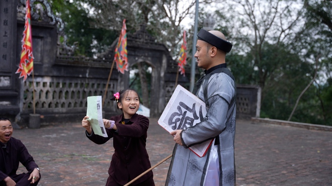 “Cha con vạn dặm” đưa nhân vật trải nghiệm hành trình về đất tổ - Ảnh 6. “Cha con vạn dặm” đưa nhân vật trải nghiệm hành trình về đất tổ - Ảnh 6.