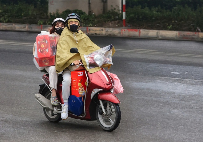 Hà Nội: Giao thông giảm nhiệt ngày đầu nghỉ tết Nguyên đán Ất Tỵ- Ảnh 7. Hà Nội: Giao thông giảm nhiệt ngày đầu nghỉ tết Nguyên đán Ất Tỵ- Ảnh 7.