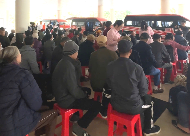 Những chuyến xe ấm t&igrave;nh đưa người d&acirc;n về qu&ecirc; đ&oacute;n Tết- Ảnh 3.