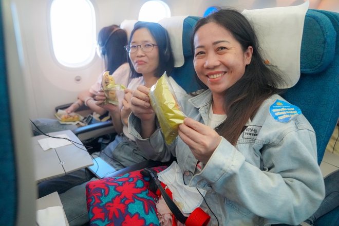 Vietnam Airlines phối hợp Tổng li&ecirc;n đo&agrave;n đưa người c&oacute; ho&agrave;n cảnh kh&oacute; khăn về qu&ecirc; đ&oacute;n Tết- Ảnh 4.