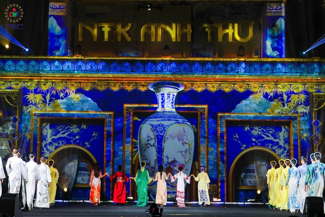 Show diễn "Bước ch&acirc;n Di sản" của Lễ hội Văn h&oacute;a quy&ecirc;n g&oacute;p được 2,5 tỷ đồng ủng hộ v&ugrave;ng lũ- Ảnh 2.