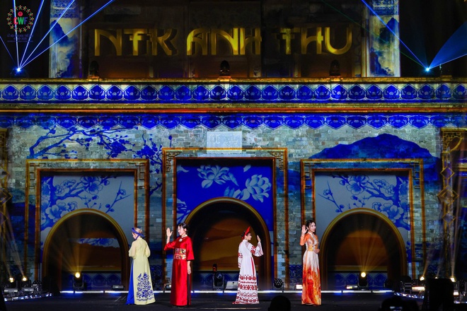 Show diễn "Bước ch&acirc;n Di sản" của Lễ hội Văn h&oacute;a quy&ecirc;n g&oacute;p được 2,5 tỷ đồng ủng hộ v&ugrave;ng lũ- Ảnh 3.