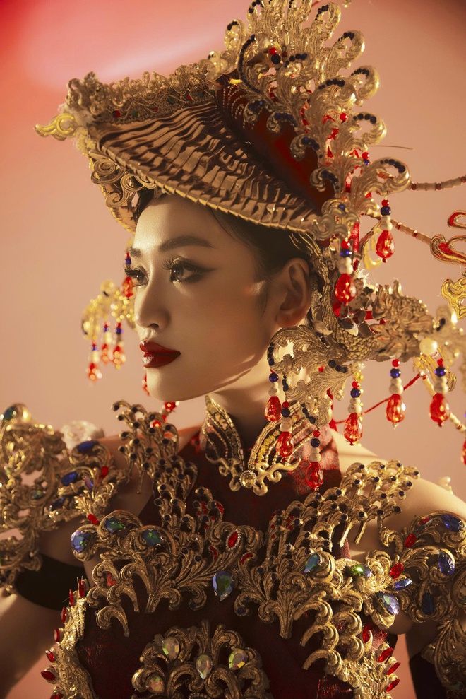 Cùng ngắm các nàng hậu trong Trang phục dân tộc tại Miss Grand International 2025- Ảnh 2. Cùng ngắm các nàng hậu trong Trang phục dân tộc tại Miss Grand International 2025- Ảnh 2.