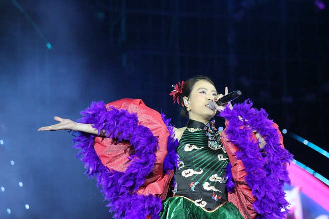 "Đất mỏ anh h&ugrave;ng" &ndash; Đ&ecirc;m nghệ thuật tri &acirc;n thợ mỏ, rực s&aacute;ng Quảng Ninh- Ảnh 7.