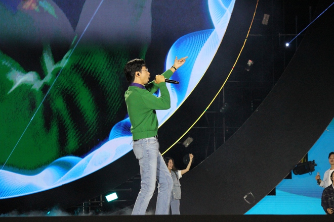 "Đất mỏ anh h&ugrave;ng" &ndash; Đ&ecirc;m nghệ thuật tri &acirc;n thợ mỏ, rực s&aacute;ng Quảng Ninh- Ảnh 4.