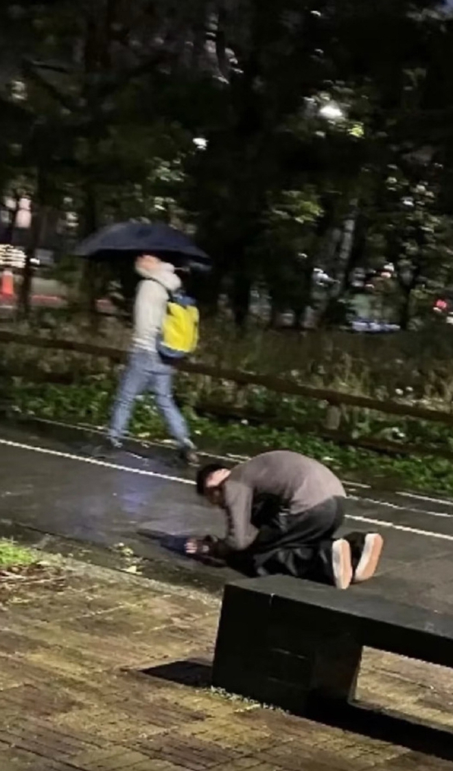 Chồng cũ tuy&ecirc;n bố từ mặt mẹ ruột sau khi Từ Hy Vi&ecirc;n qua đời- Ảnh 3.