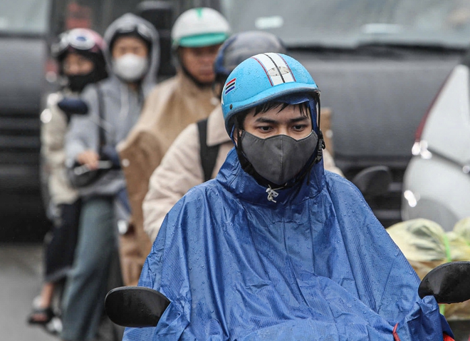 Cửa ngõ Hà Nội chật như nêm ngày đầu nghỉ lễ Giỗ Tổ Hùng Vương- Ảnh 3. Cửa ngõ Hà Nội chật như nêm ngày đầu nghỉ lễ Giỗ Tổ Hùng Vương- Ảnh 3.