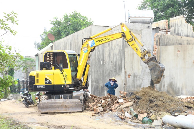 C&ocirc;ng nh&acirc;n miệt m&agrave;i thi c&ocirc;ng xuy&ecirc;n lễ tr&ecirc;n những c&ocirc;ng tr&igrave;nh trọng điểm ph&iacute;a Nam- Ảnh 13.