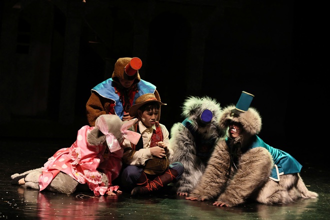 Nhà hát Tuổi trẻ ra mắt vở kịch "Không gia đình" dịp Quốc tế Thiếu nhi 1/6- Ảnh 8. Nhà hát Tuổi trẻ ra mắt vở kịch "Không gia đình" dịp Quốc tế Thiếu nhi 1/6- Ảnh 8.