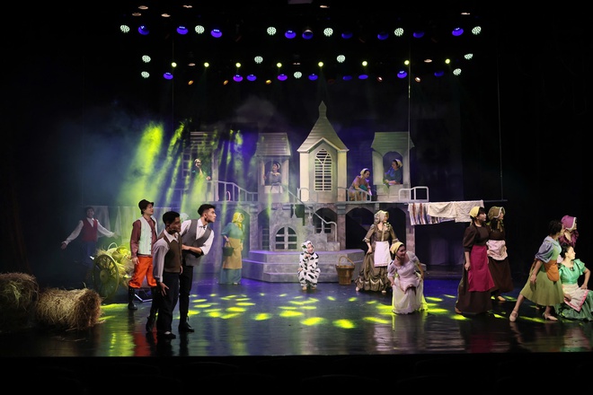 Nhà hát Tuổi trẻ ra mắt vở kịch "Không gia đình" dịp Quốc tế Thiếu nhi 1/6- Ảnh 6. Nhà hát Tuổi trẻ ra mắt vở kịch "Không gia đình" dịp Quốc tế Thiếu nhi 1/6- Ảnh 6.