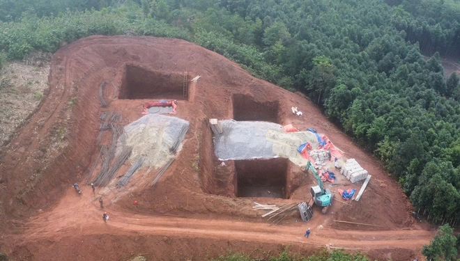 Những b&ocirc;ng hồng sạm nắng tr&ecirc;n c&ocirc;ng trường thi c&ocirc;ng đường d&acirc;y 500kV L&agrave;o Cai - Vĩnh Y&ecirc;n- Ảnh 20.