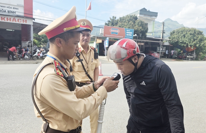 CSGT Y&ecirc;n B&aacute;i xử l&yacute; hơn 1.000 trường hợp vi phạm giao th&ocirc;ng qua camera gi&aacute;m s&aacute;t- Ảnh 3.