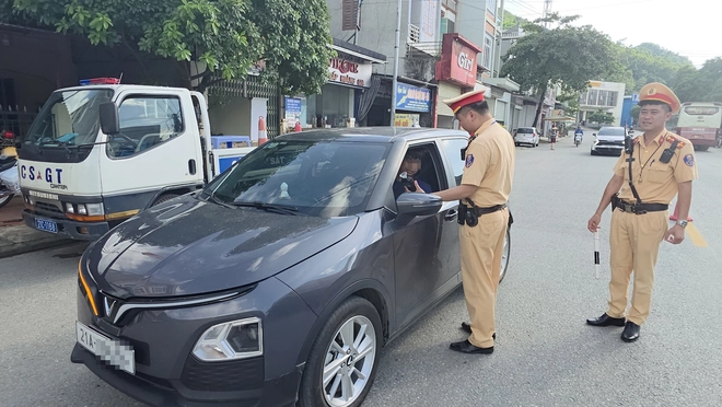 CSGT Y&ecirc;n B&aacute;i xử l&yacute; hơn 1.000 trường hợp vi phạm giao th&ocirc;ng qua camera gi&aacute;m s&aacute;t- Ảnh 2.