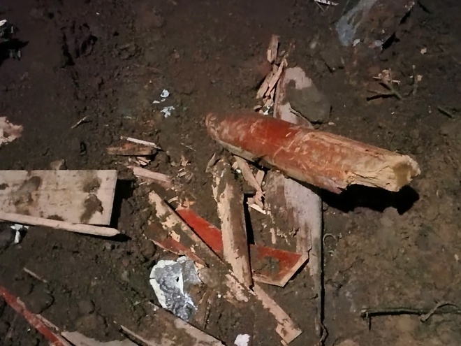 B&agrave;ng ho&agrave;ng khoảnh khắc đất đ&aacute; v&ugrave;i lấp 2 ng&ocirc;i nh&agrave;, 5 người thương vong ở L&agrave;o Cai- Ảnh 1.