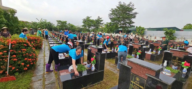 Khắp Thủ đ&ocirc; lung linh "mỗi ngọn nến - một tấm l&ograve;ng" tri &acirc;n c&aacute;c anh h&ugrave;ng liệt sĩ- Ảnh 14.