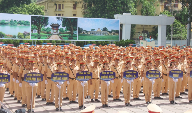 Tăng cường hơn 650 cảnh sát về Hà Nội bảo vệ Lễ kỷ niệm Quốc khánh 2/9- Ảnh 3. Tăng cường hơn 650 cảnh sát về Hà Nội bảo vệ Lễ kỷ niệm Quốc khánh 2/9- Ảnh 3.