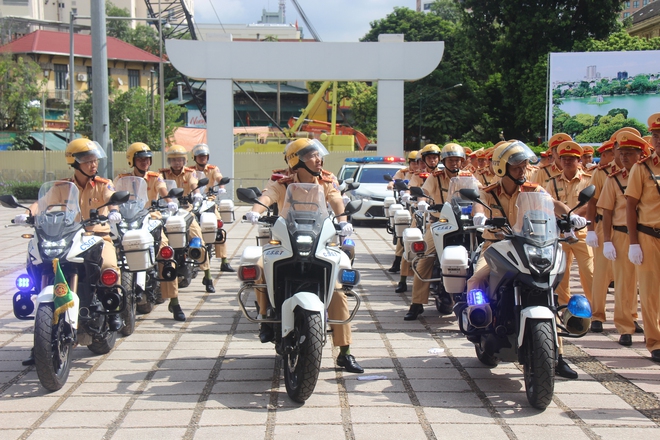 Tăng cường hơn 650 cảnh sát về Hà Nội bảo vệ Lễ kỷ niệm Quốc khánh 2/9- Ảnh 4. Tăng cường hơn 650 cảnh sát về Hà Nội bảo vệ Lễ kỷ niệm Quốc khánh 2/9- Ảnh 4.