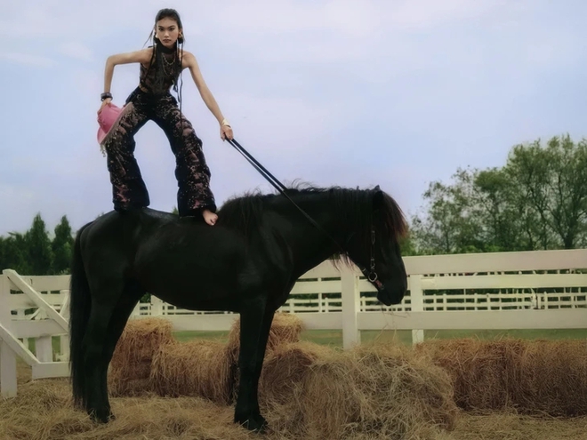 Vietnam's next top model m&ugrave;a 9: Drama c&oacute; c&ograve;n đủ sức giữ kh&aacute;n giả?- Ảnh 3.