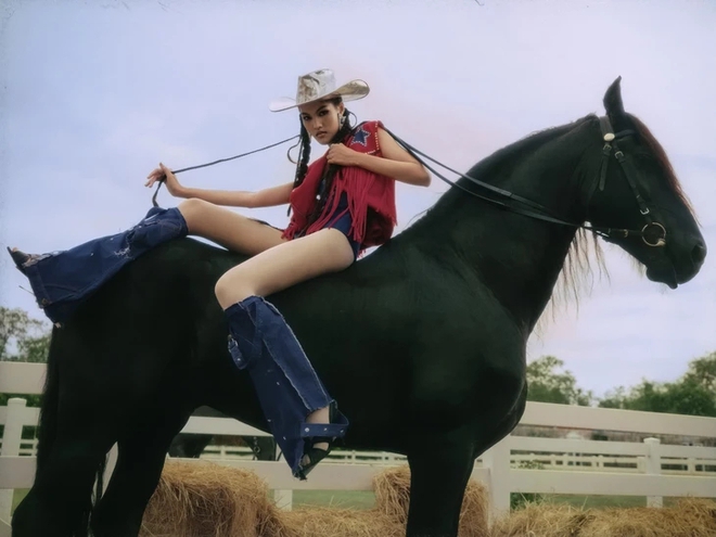 Vietnam's next top model m&ugrave;a 9: Drama c&oacute; c&ograve;n đủ sức giữ kh&aacute;n giả?- Ảnh 2.