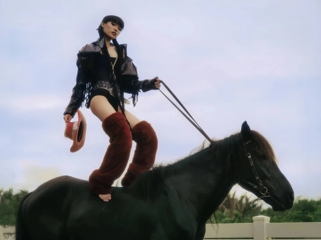 Vietnam's next top model m&ugrave;a 9: Drama c&oacute; c&ograve;n đủ sức giữ kh&aacute;n giả?- Ảnh 1.