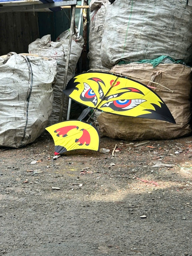 TP.HCM: Nam thanh niên bị đứt lìa bàn tay khi thả diều- Ảnh 3. TP.HCM: Nam thanh niên bị đứt lìa bàn tay khi thả diều- Ảnh 3.