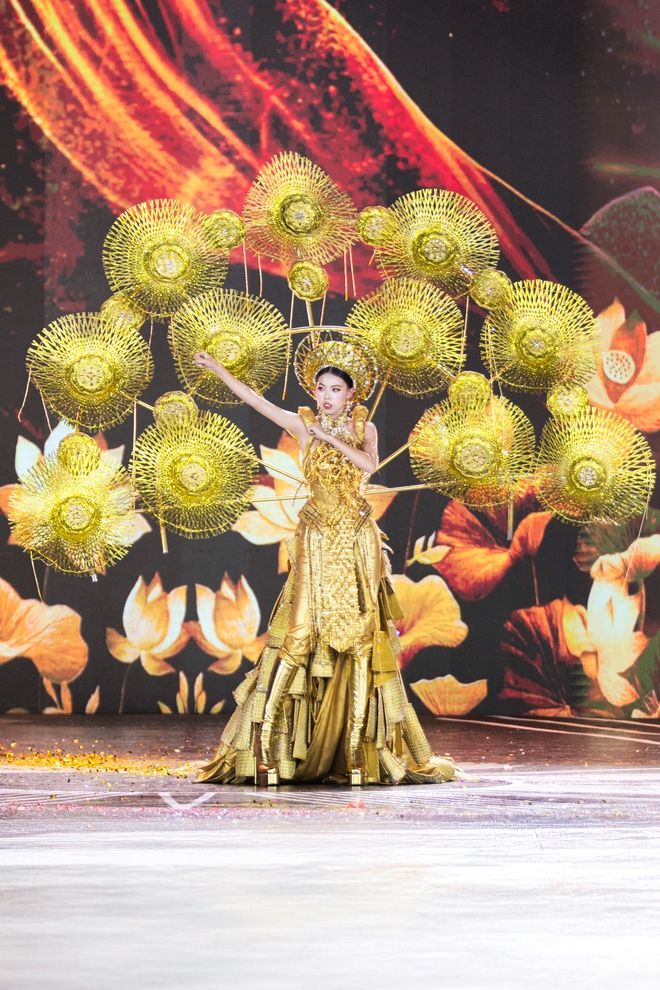 Cảnh tượng chưa từng có ở Miss Grand Vietnam 2025- Ảnh 9. Cảnh tượng chưa từng có ở Miss Grand Vietnam 2025- Ảnh 9.