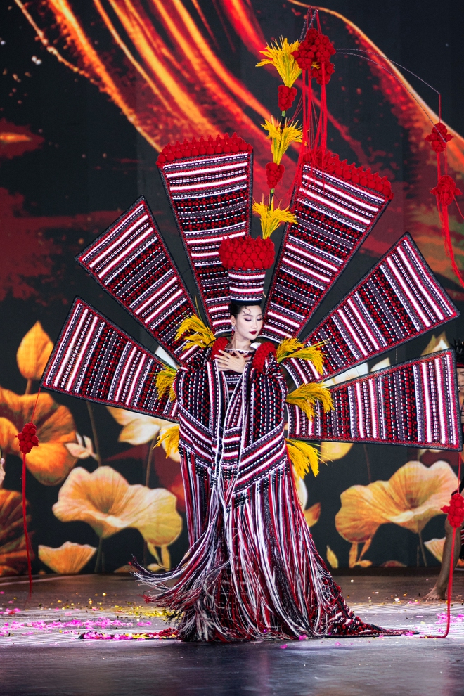 Cảnh tượng chưa từng có ở Miss Grand Vietnam 2025- Ảnh 10. Cảnh tượng chưa từng có ở Miss Grand Vietnam 2025- Ảnh 10.