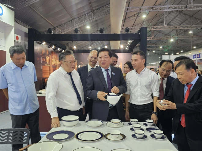 Hơn 1.000 gian hàng góp mặt tại triển lãm Vietbuild Hà Nội 2025- Ảnh 4. Hơn 1.000 gian hàng góp mặt tại triển lãm Vietbuild Hà Nội 2025- Ảnh 4.