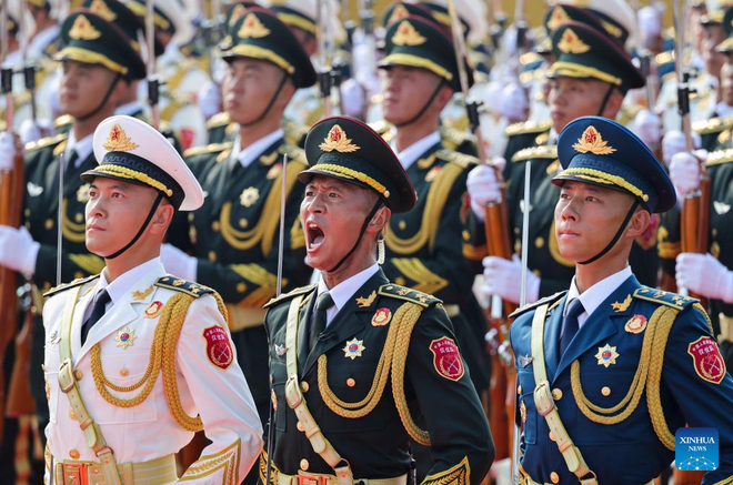 To&agrave;n cảnh lễ duyệt binh ho&agrave;nh tr&aacute;ng của Trung Quốc kỷ niệm Ng&agrave;y Chiến thắng ph&aacute;t x&iacute;t- Ảnh 11.