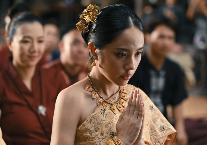 "Mưa đỏ" không có đối thủ tại rạp Việt dịp Quốc khánh 2/9- Ảnh 5. "Mưa đỏ" không có đối thủ tại rạp Việt dịp Quốc khánh 2/9- Ảnh 5.