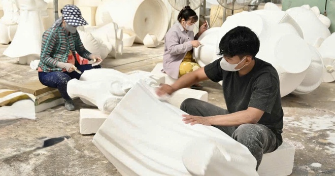 B&ecirc;n trong xưởng linh vật ngựa B&iacute;nh Ngọ ở Đồng Nai những ng&agrave;y cao điểm Tết- Ảnh 22.