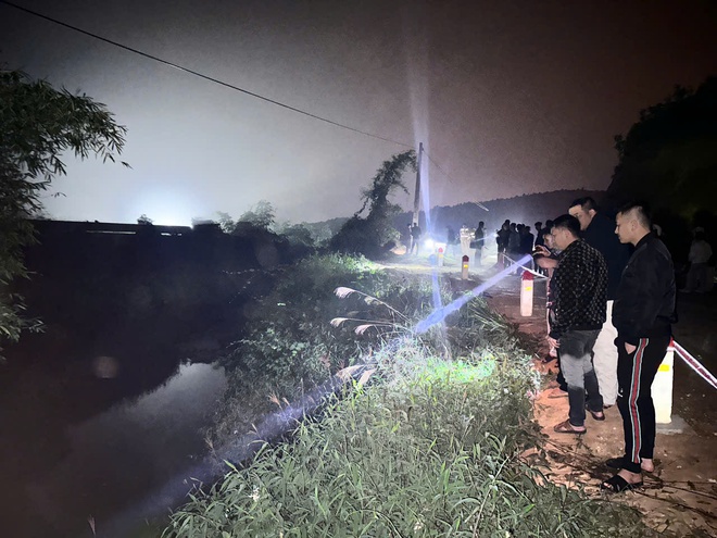 L&agrave;o Cai: &Ocirc; t&ocirc; mất l&aacute;i lao xuống ta luy, 2 người tử vong- Ảnh 3.