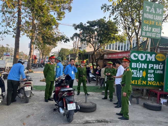 Nghệ An: Đồng loạt ra qu&acirc;n giải tỏa h&agrave;nh lang an to&agrave;n giao th&ocirc;ng dịp Tết B&iacute;nh Ngọ 2026- Ảnh 2.
